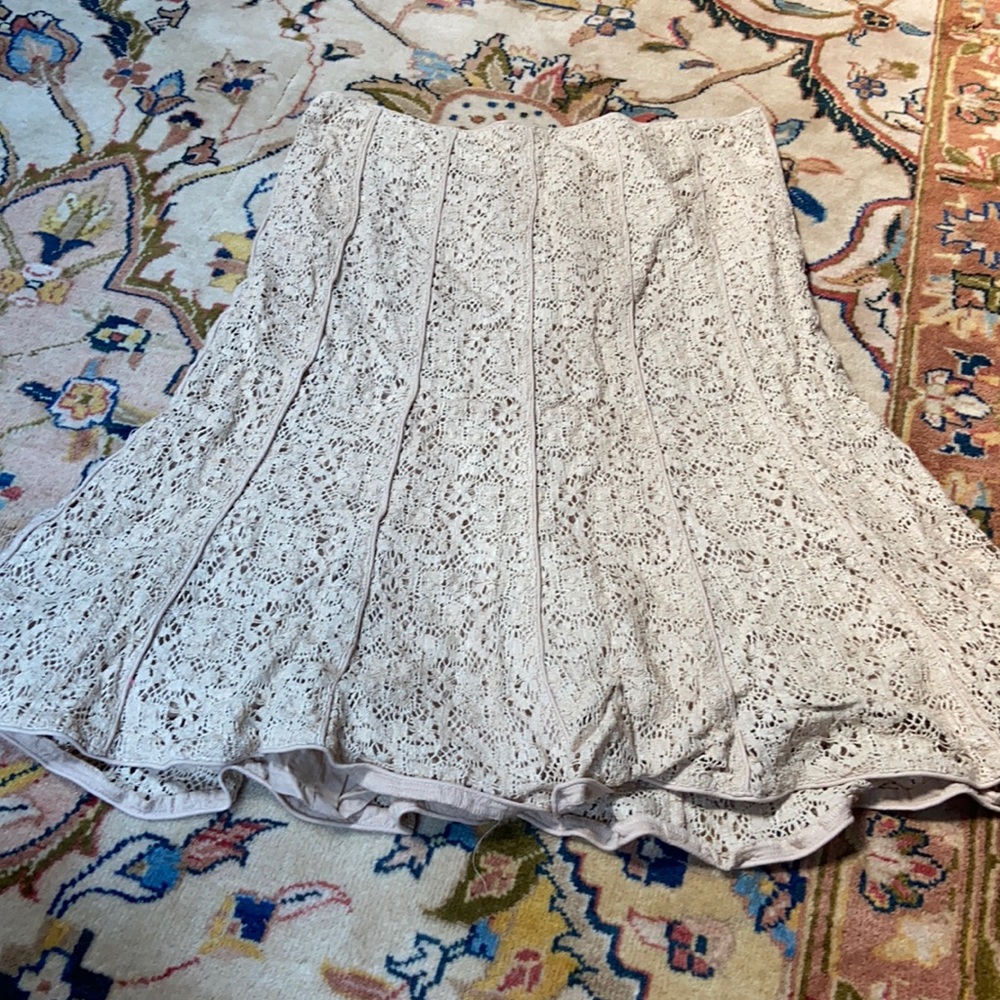 Mid length skirt